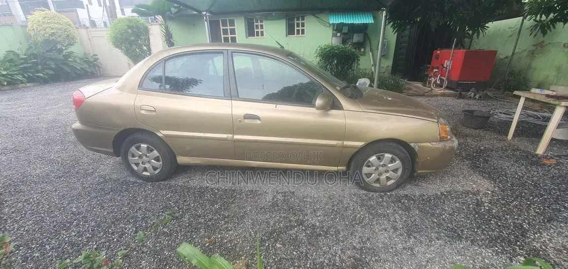 Kia Rio Sedan 2004 Gold