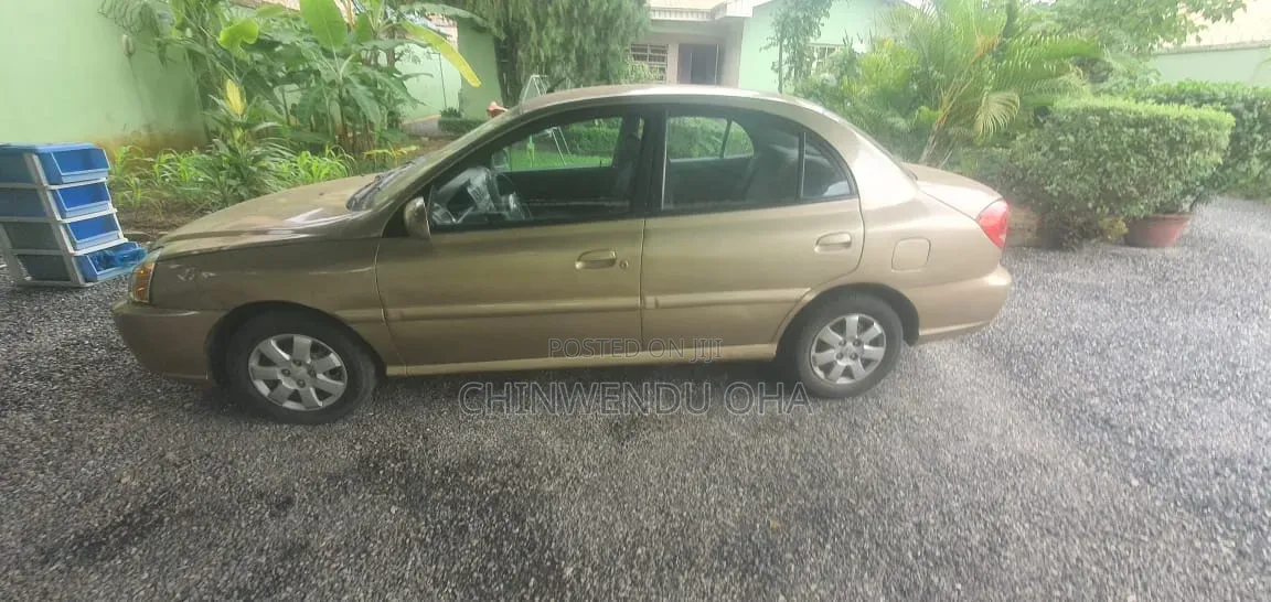 Kia Rio Sedan 2004 Gold