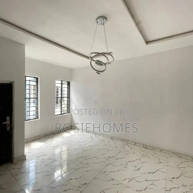 4bdrm Duplex in Ikota for sale
