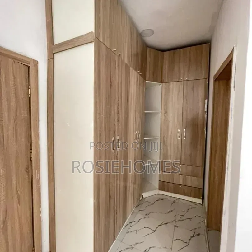 4bdrm Duplex in Ikota for sale