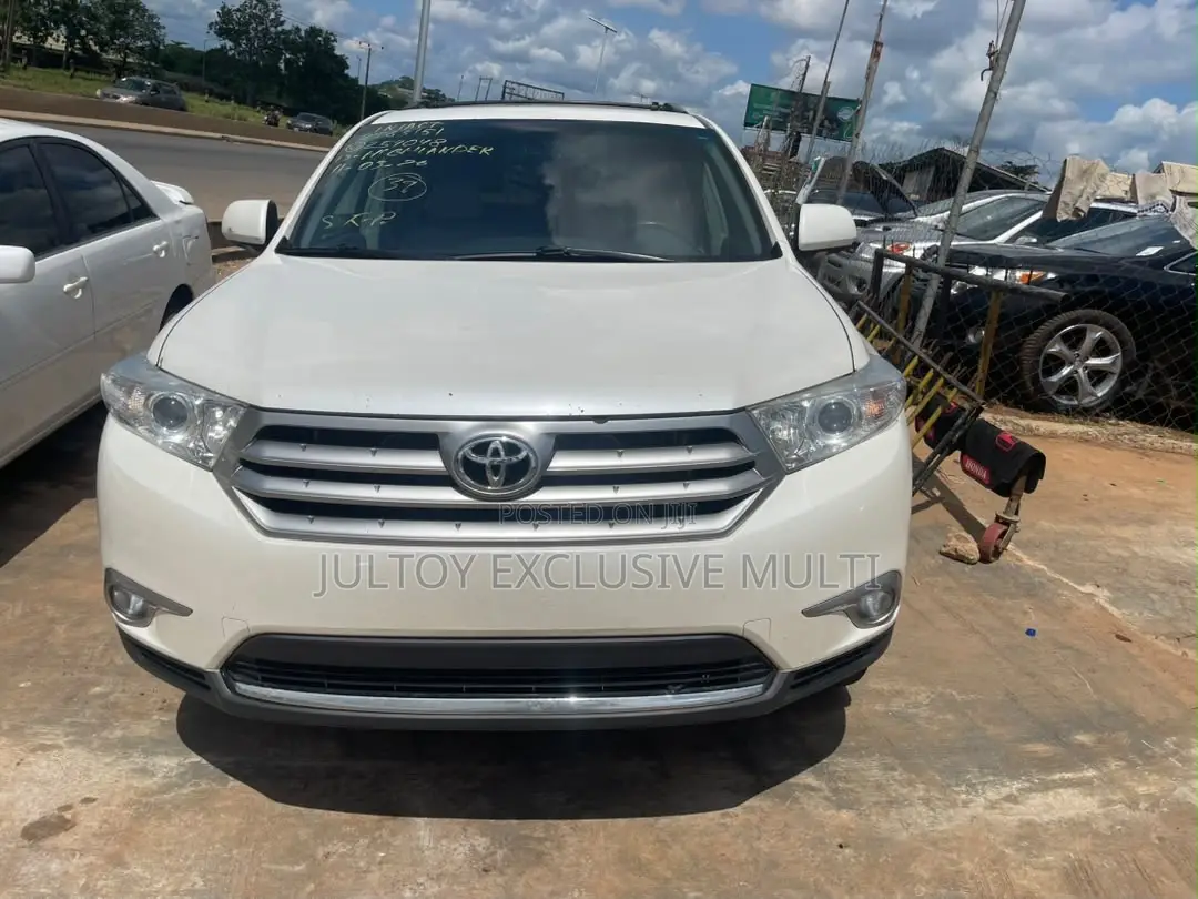 Toyota Highlander Limited 3.5l 4WD 2013 White