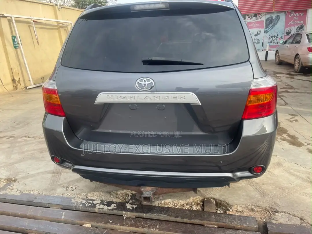 Toyota Highlander Base 2009 Gray