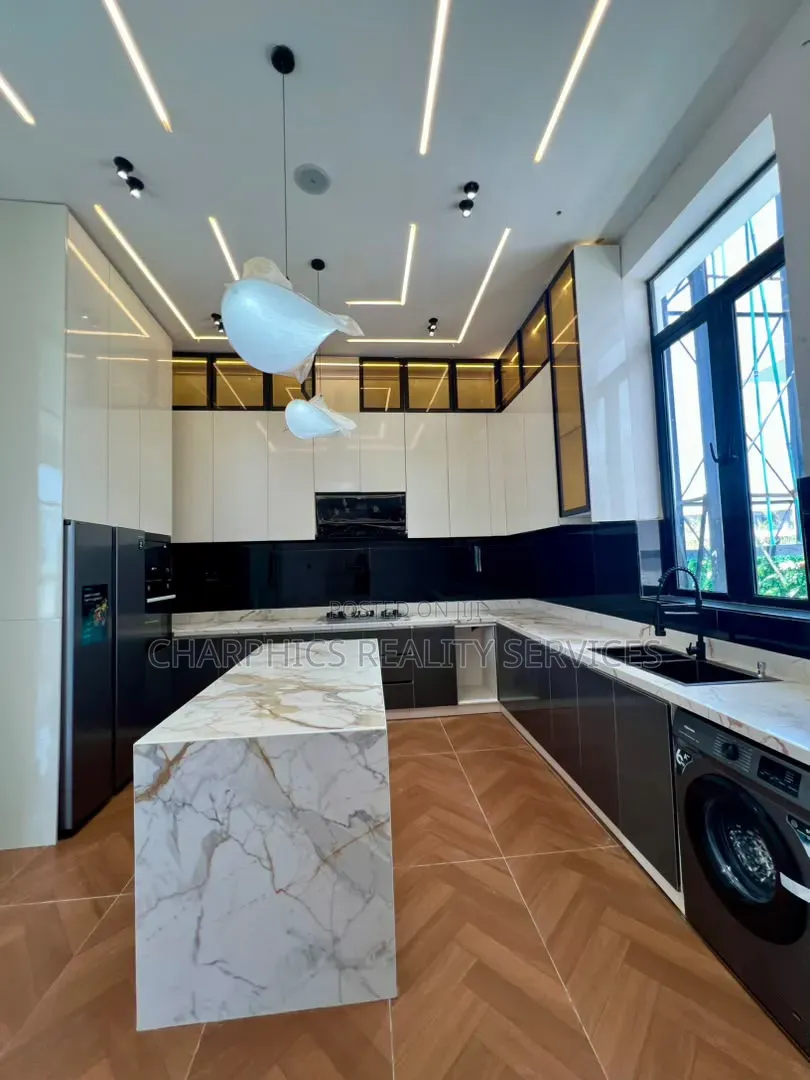 5bdrm Duplex in Off Lekki-Epe Expressway for sale