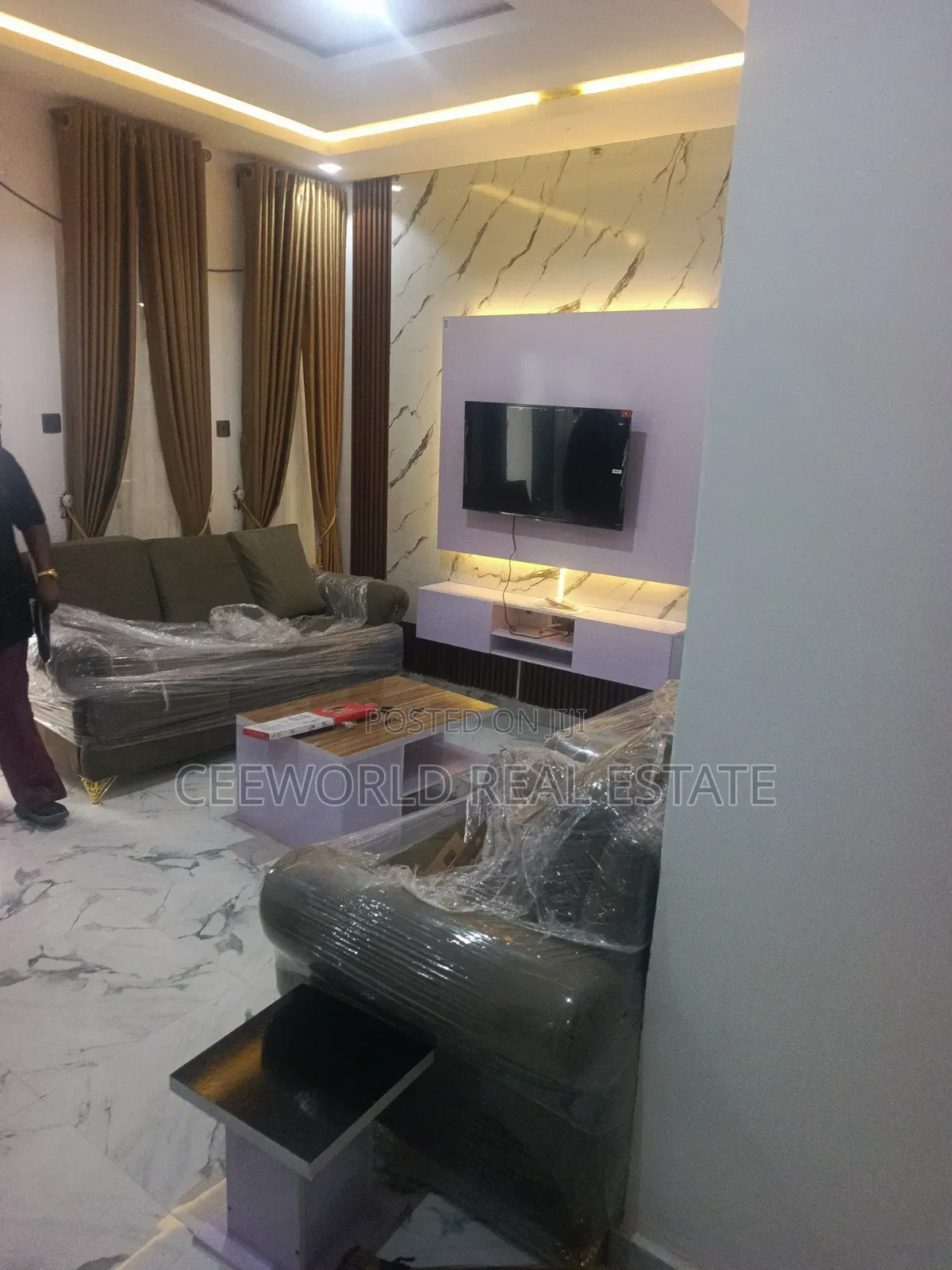 Furnished 2bdrm Apartment in Oluyole Estate for rent