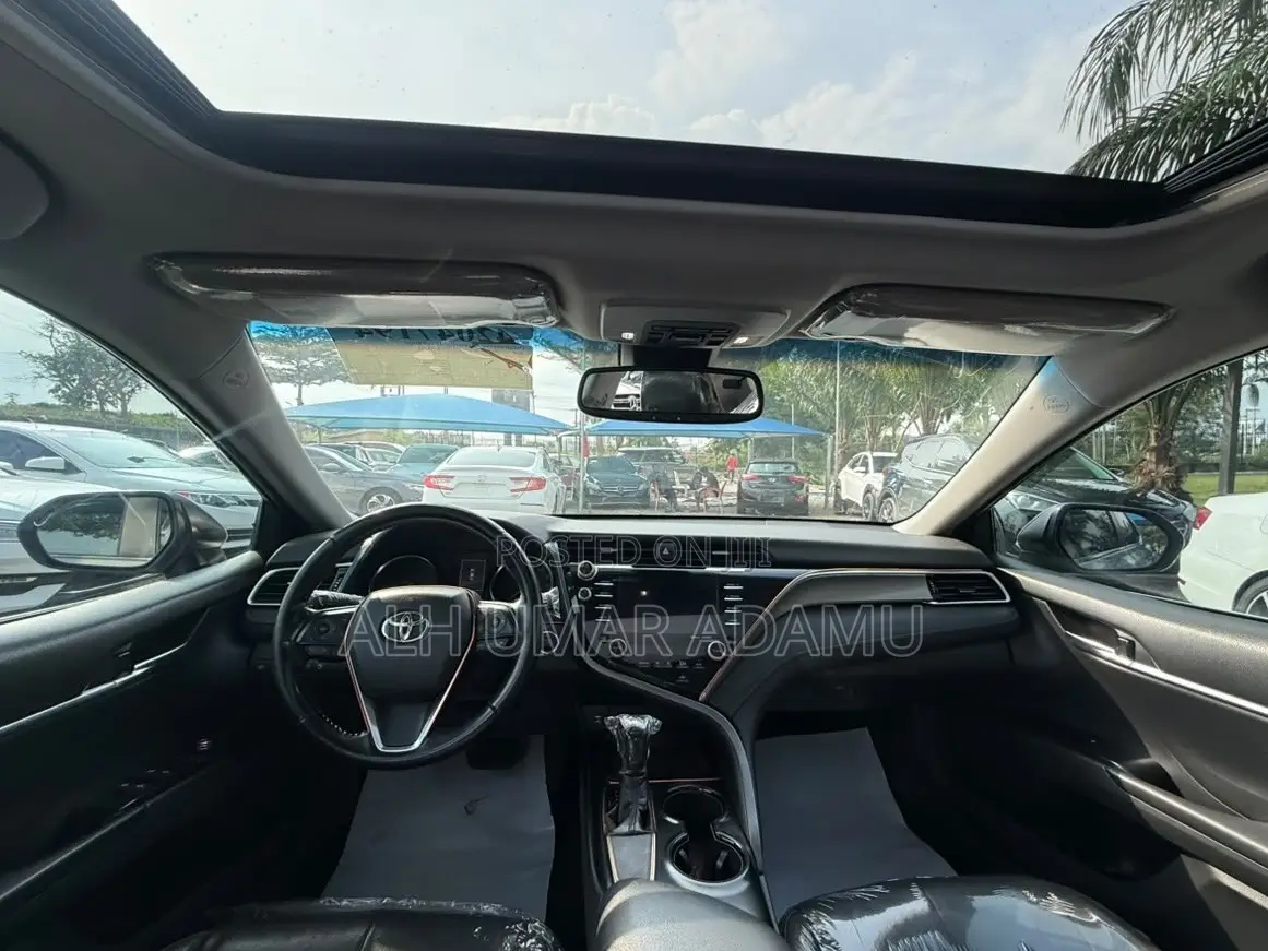 Toyota Camry 2019