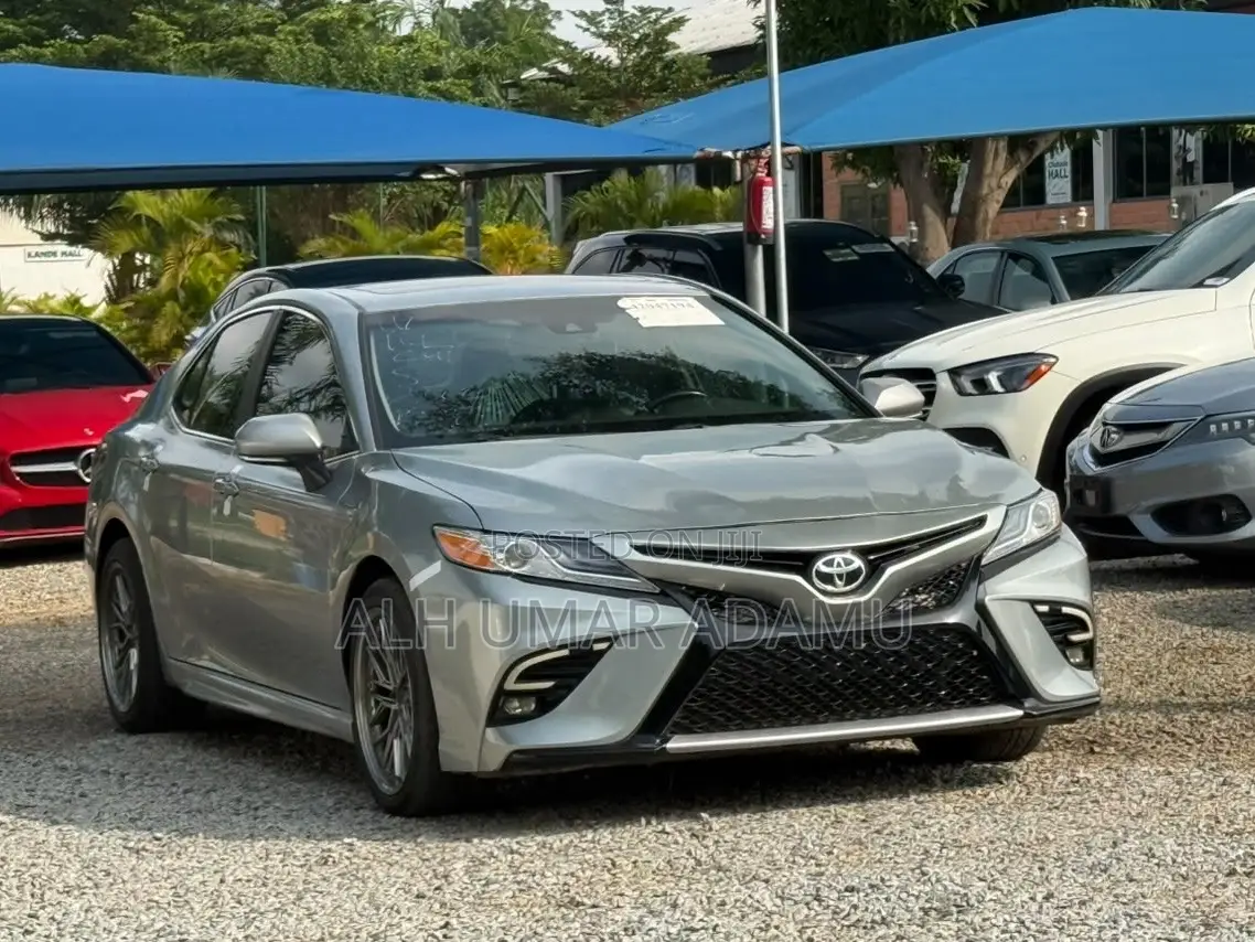 Toyota Camry 2019
