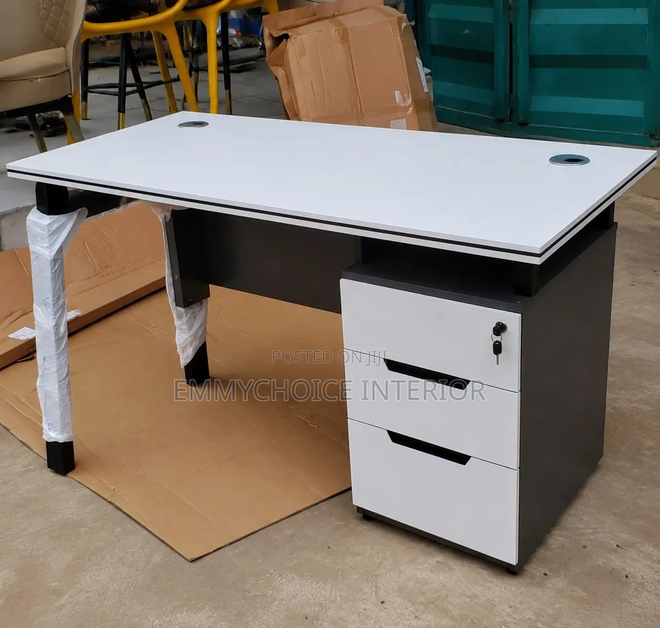 Modern Office Workstation Desk With Drawers