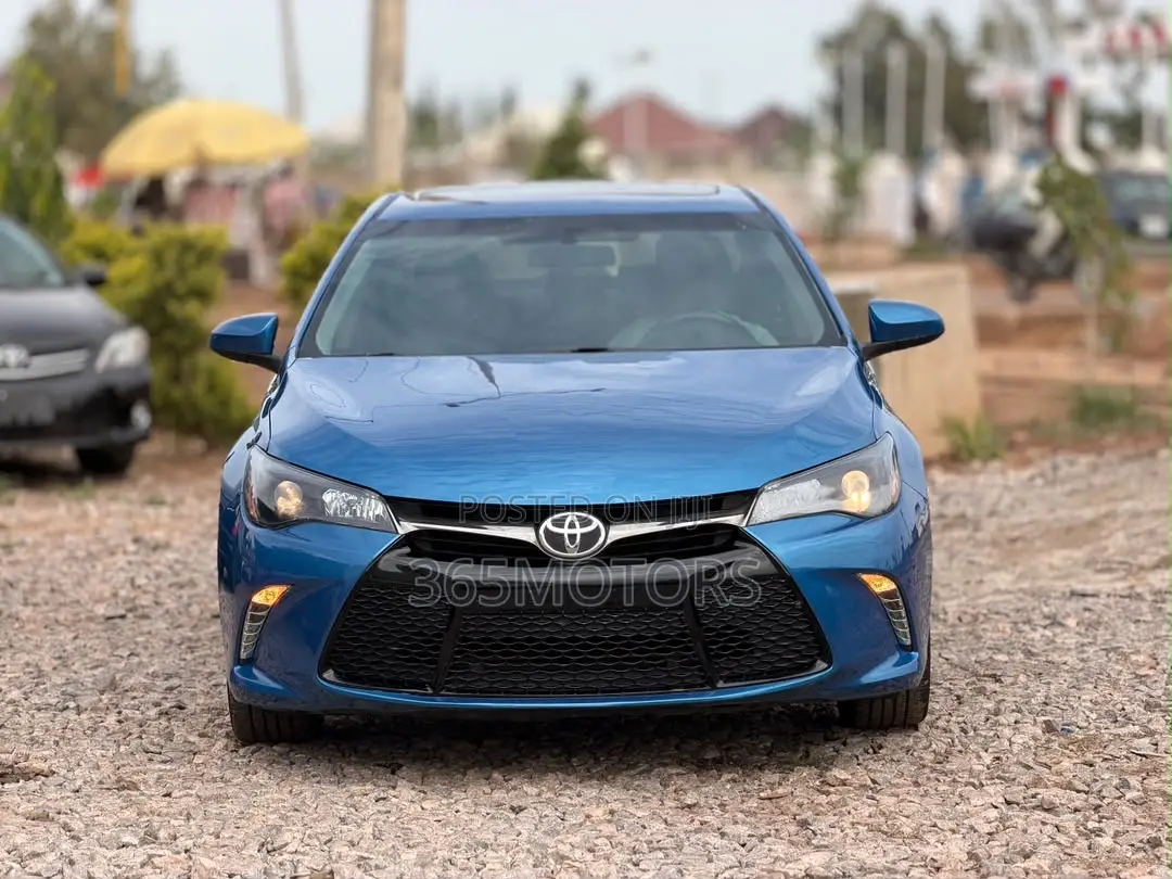 Toyota Camry 2016 Blue