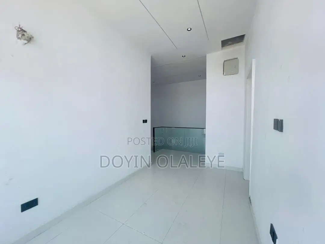 4bdrm Duplex in Ikota for rent