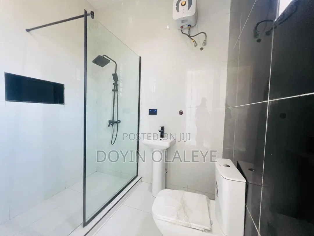 4bdrm Duplex in Ikota for rent