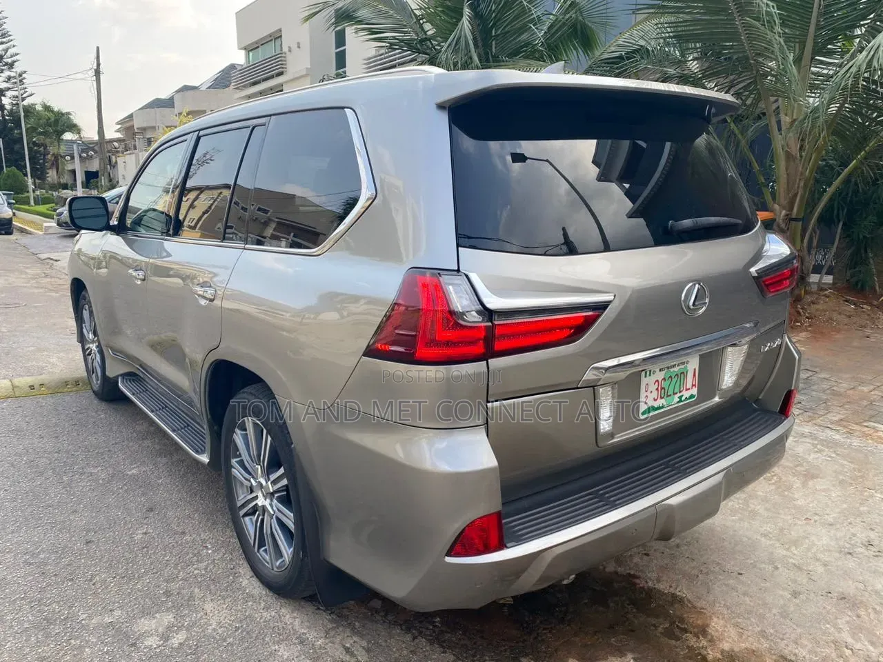 Lexus LX 2017 Gold
