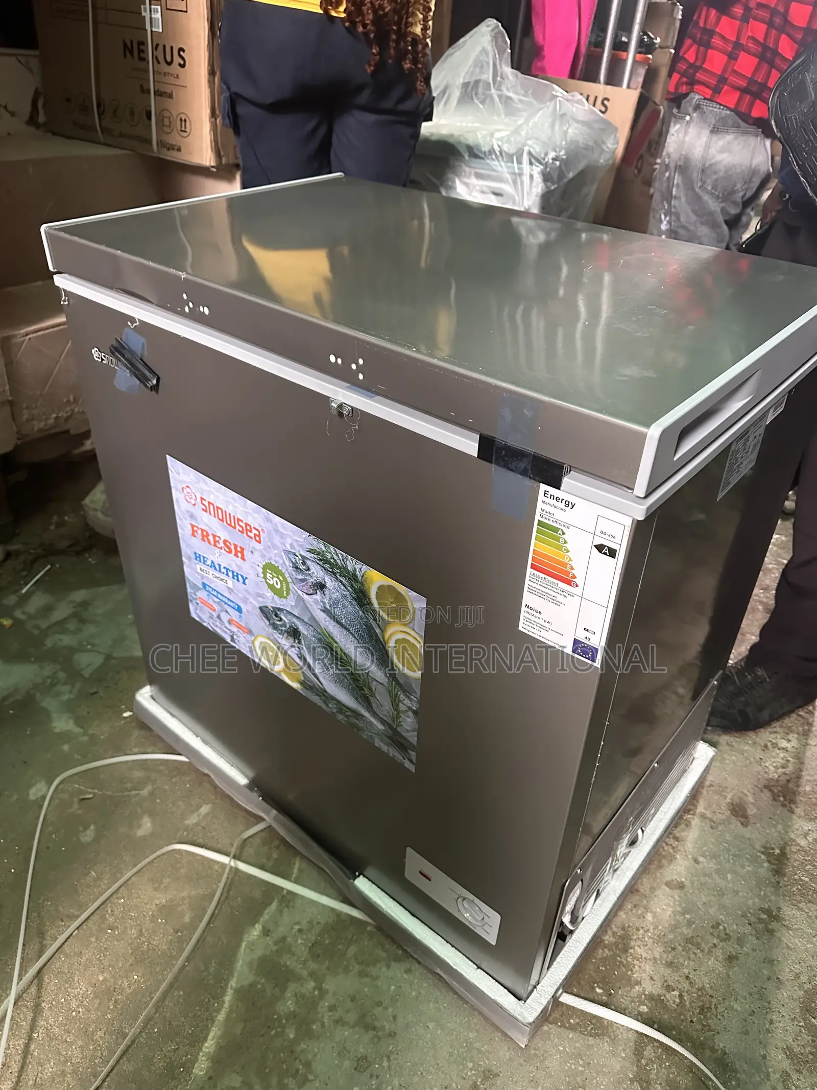 Snowsea Chest Freezer 210L With Sliding Glass and 2years Warranty