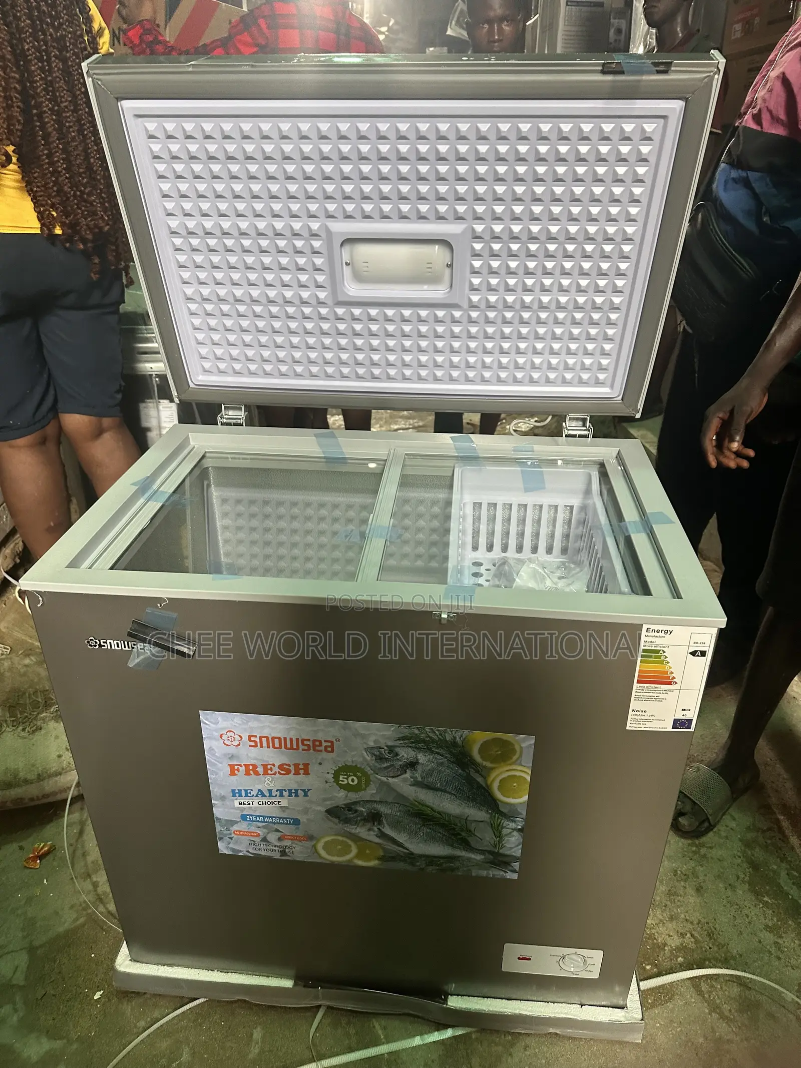 Snowsea Chest Freezer 210L With Sliding Glass and 2years Warranty