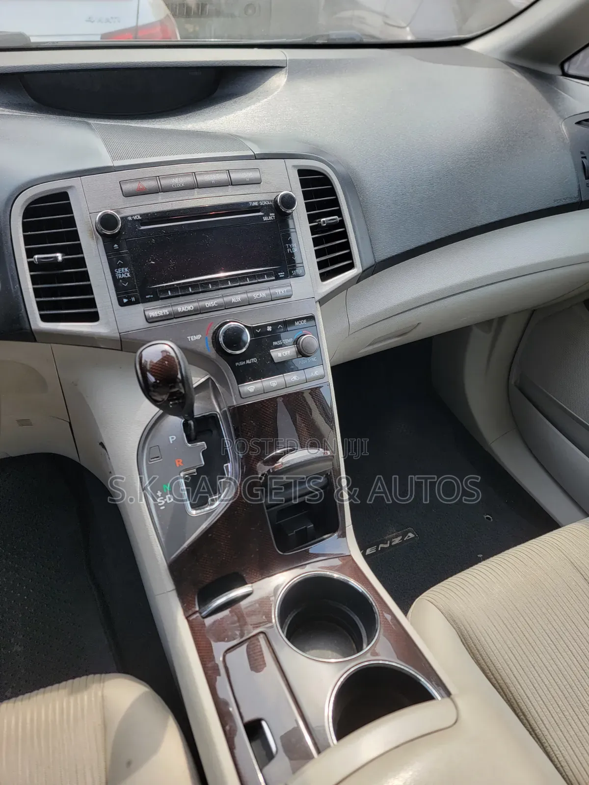 Toyota Venza 2010 Gray