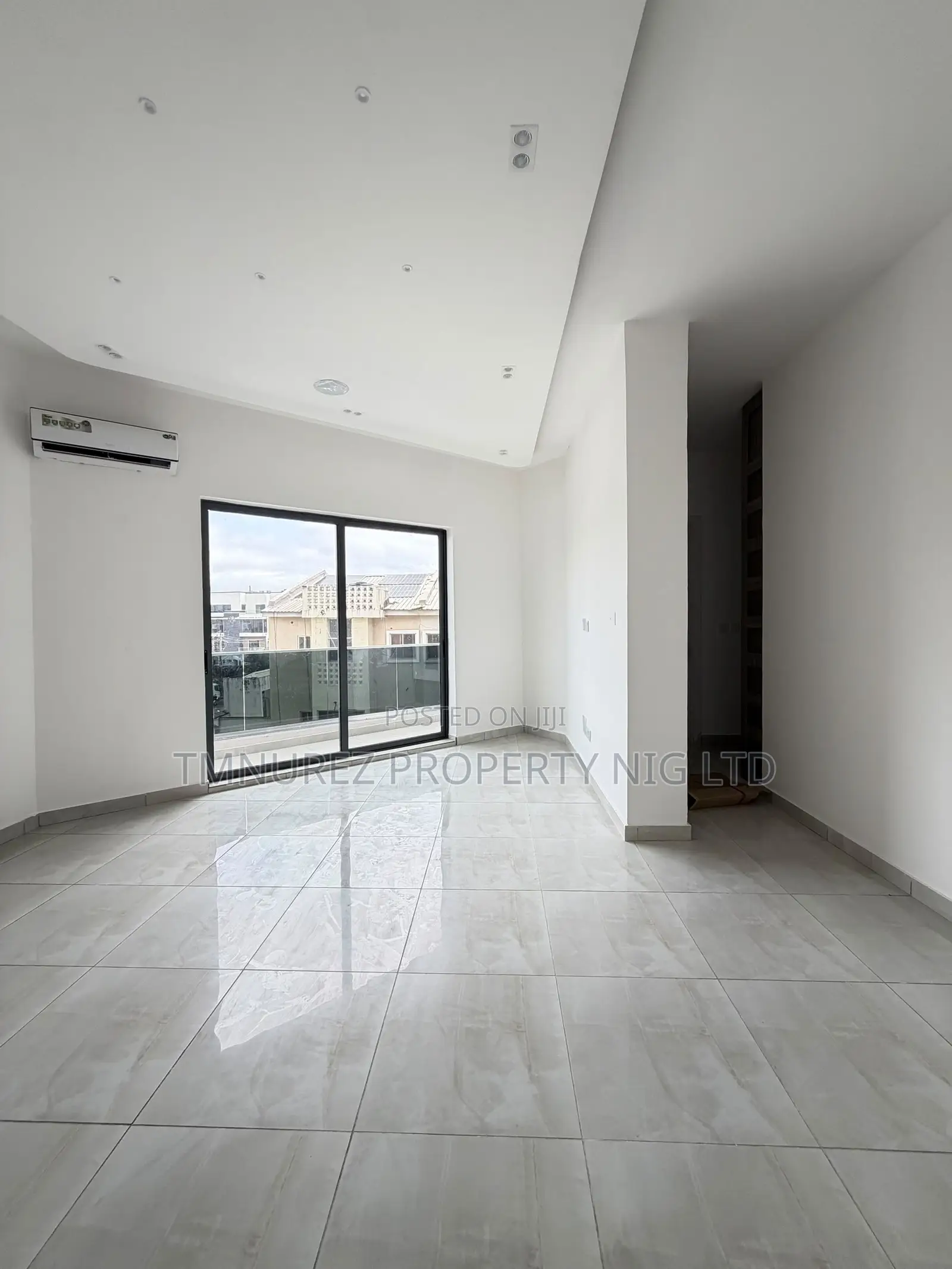 4bdrm Duplex in Victoria Island for sale