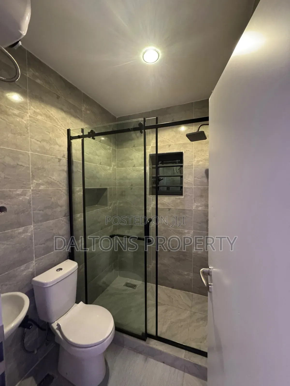 4bdrm Duplex in Bolivia, Sabon Lugbe for sale