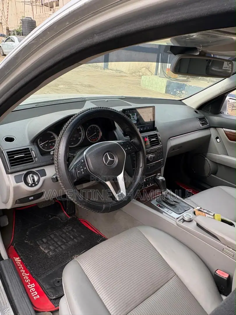 Mercedes-Benz C300 2010 Silver