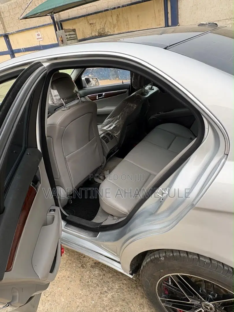 Mercedes-Benz C300 2010 Silver