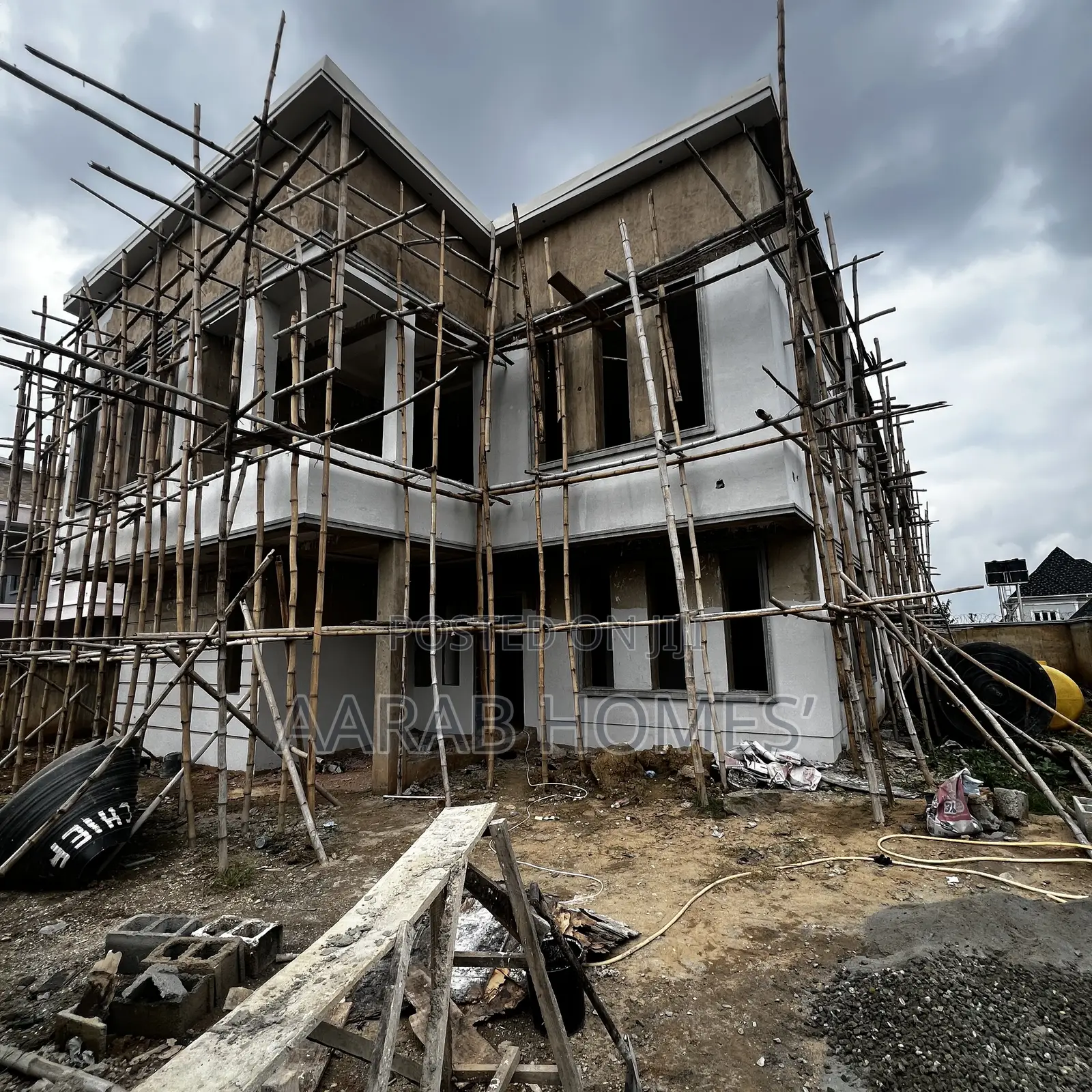 5bdrm Duplex in Gwarinpa for sale