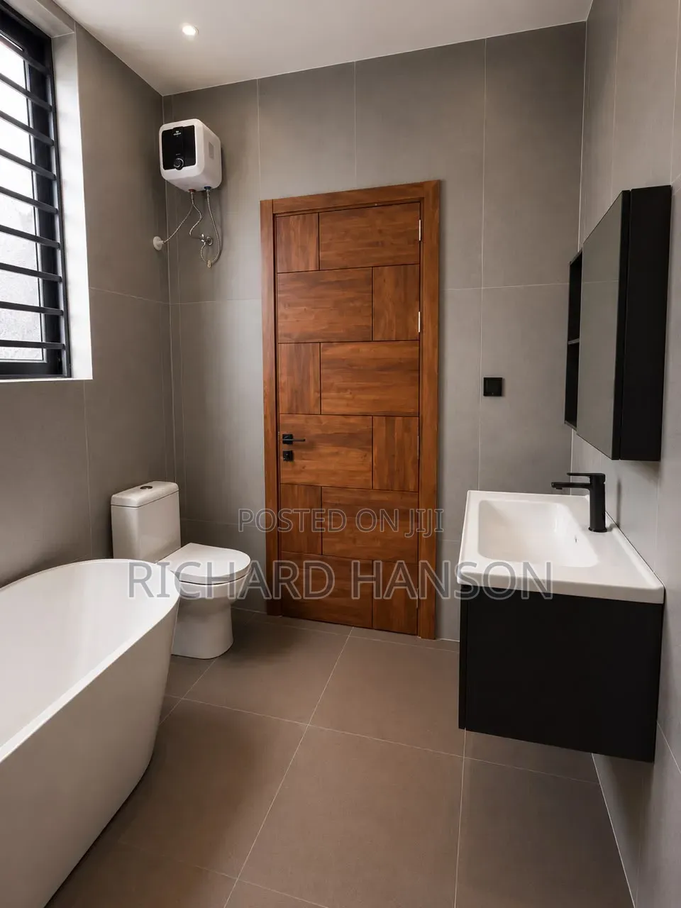 5bdrm Duplex in In Lekki for sale