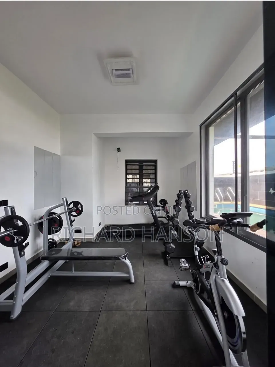 Furnished 3bdrm Apartment in In Lekki Phase 1 for sale
