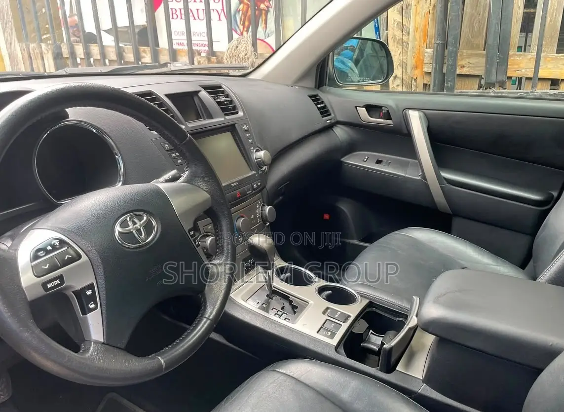 Toyota Highlander 2012 Black
