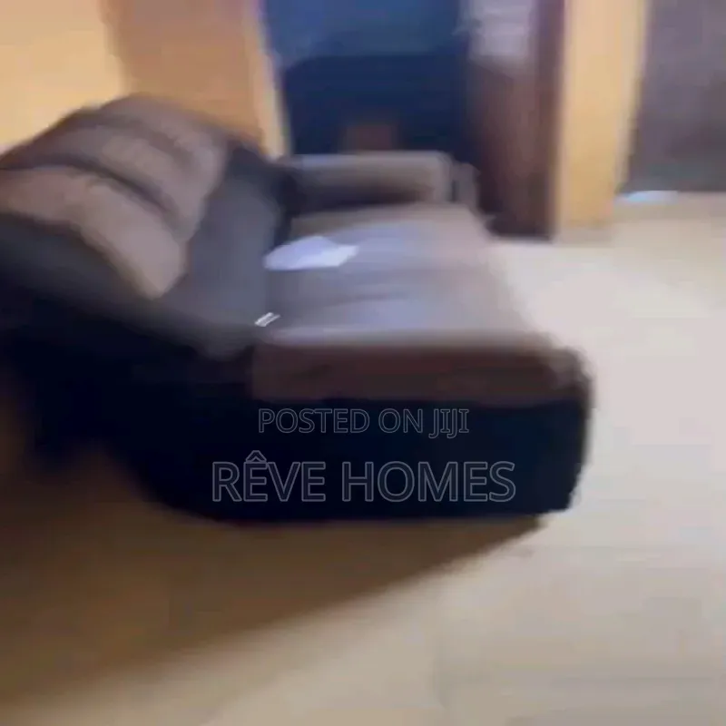 Mini Flat in Adekunle for rent