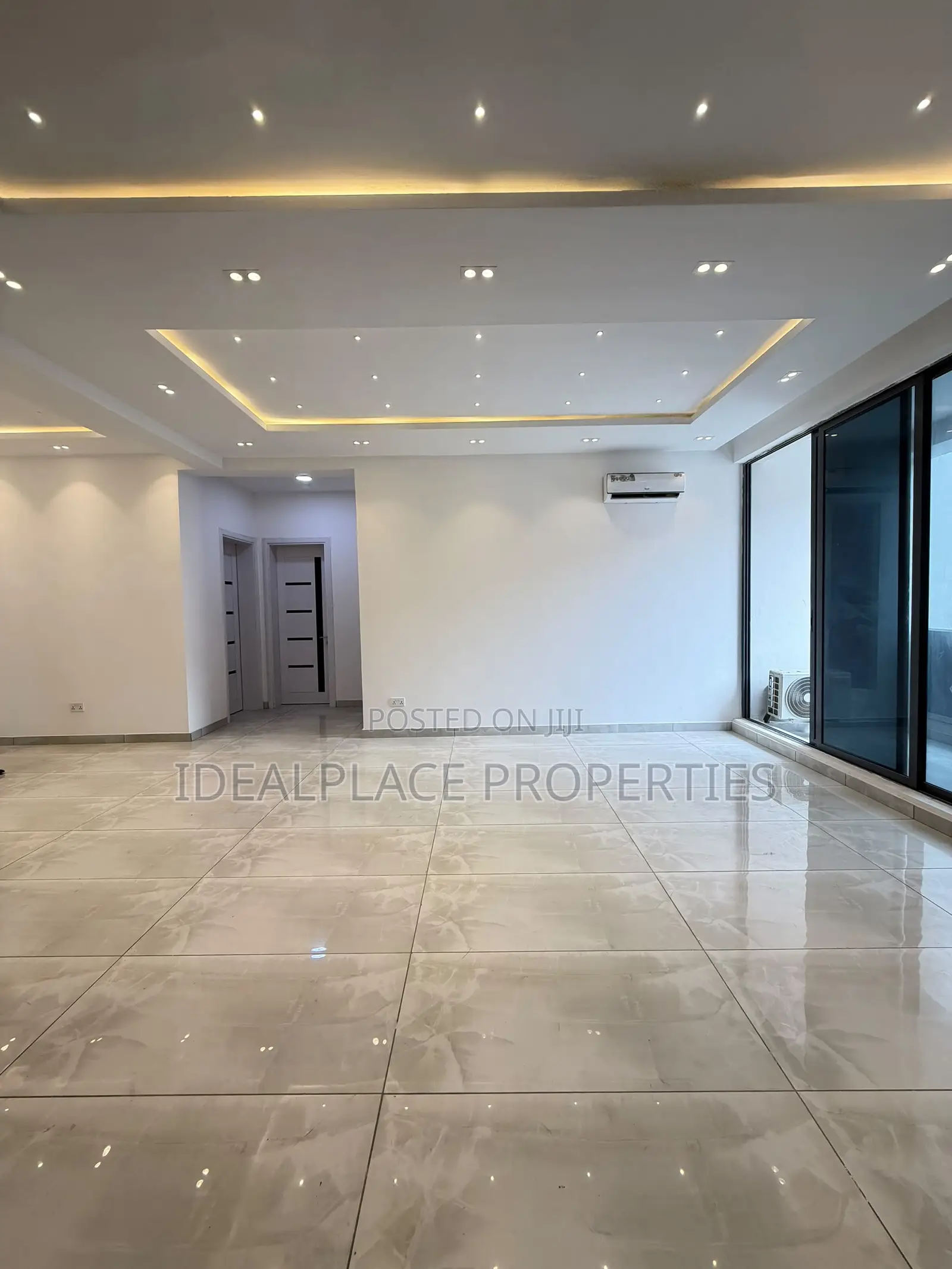 3bdrm Apartment in Lekki Phase 1 for sale