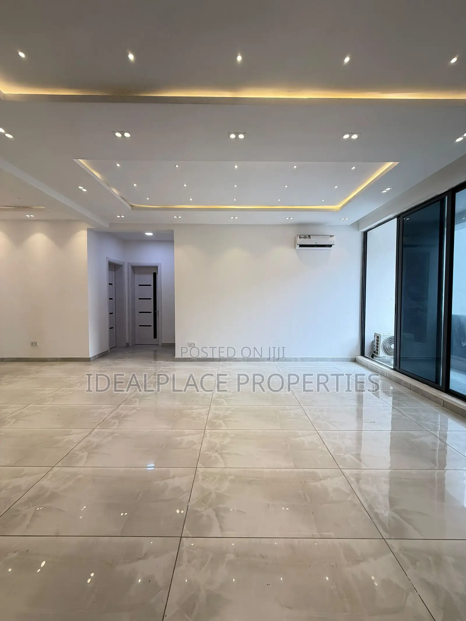 3bdrm Apartment in Lekki Phase 1 for sale