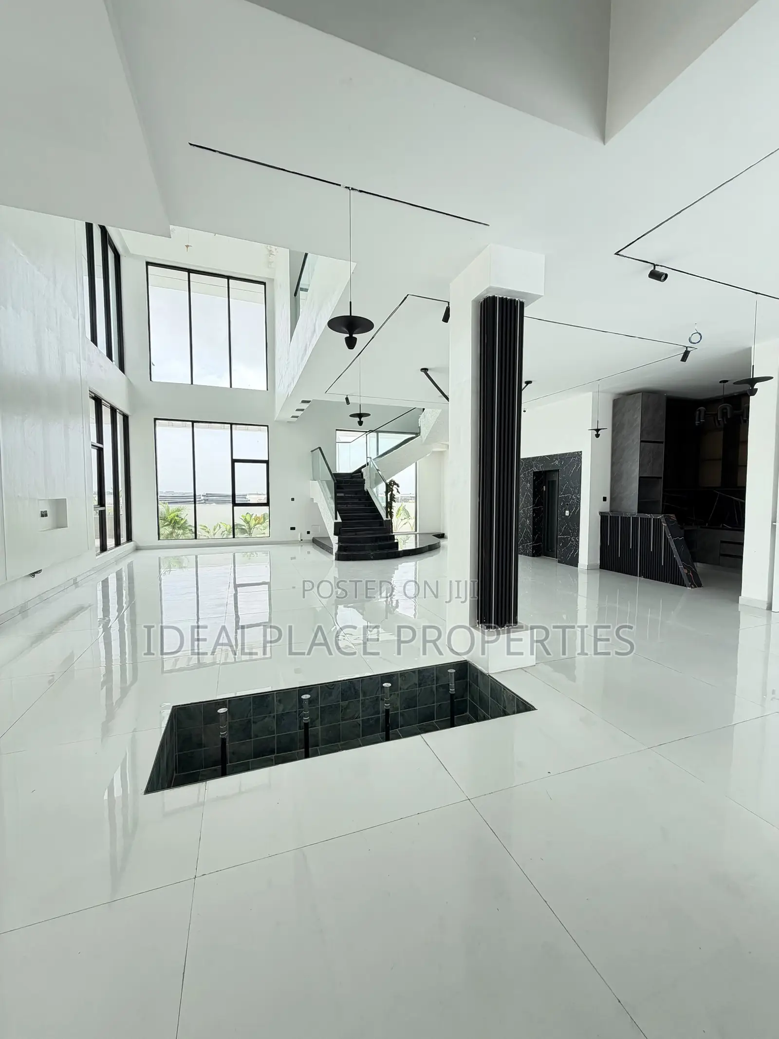 5bdrm Duplex in Osapa london for sale