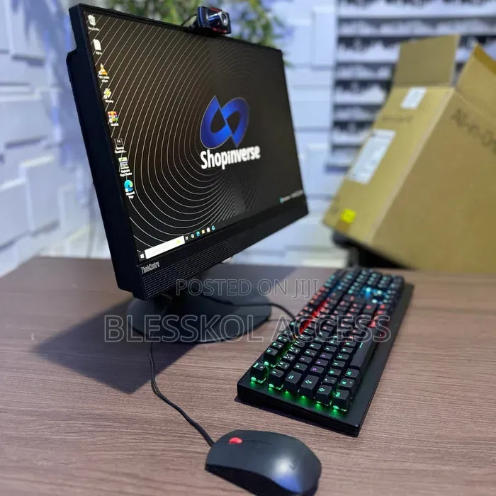 Desktop Computer Lenovo 16GB Intel Core i5 SSD 256GB