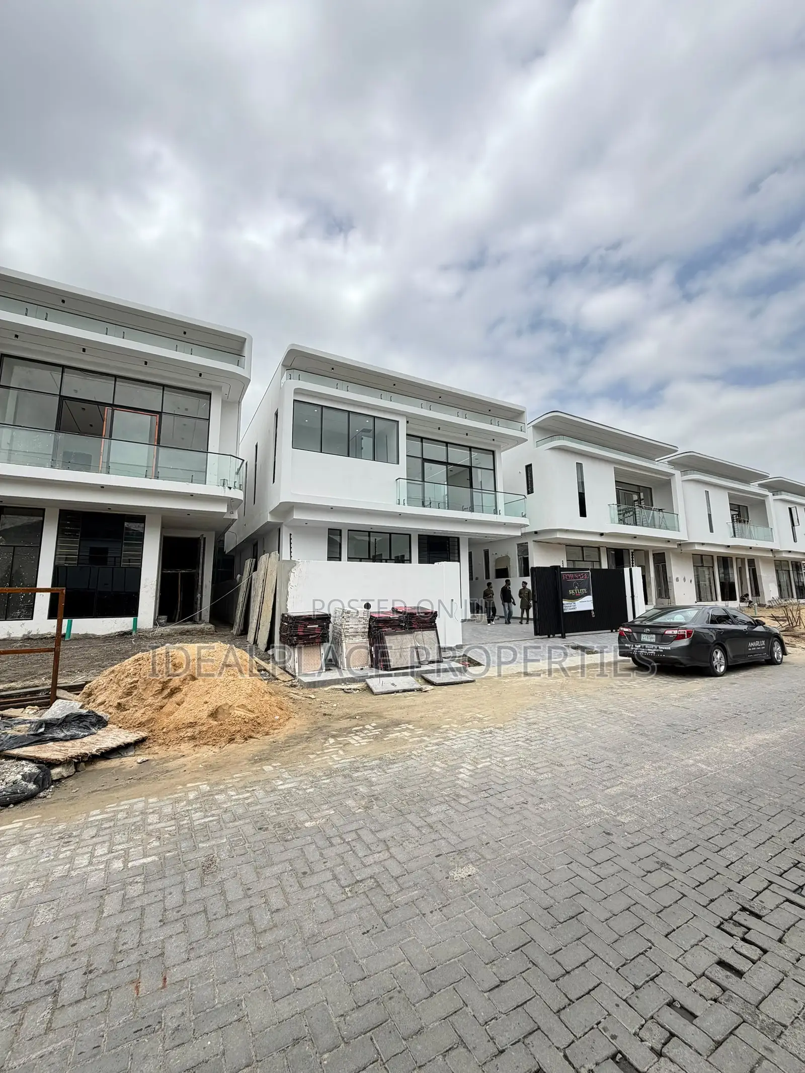 4bdrm Duplex in Lekki for sale