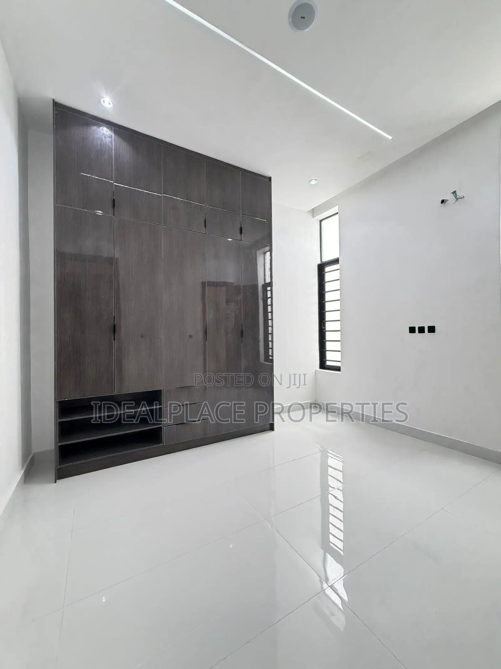 4bdrm Duplex in Lekki for sale