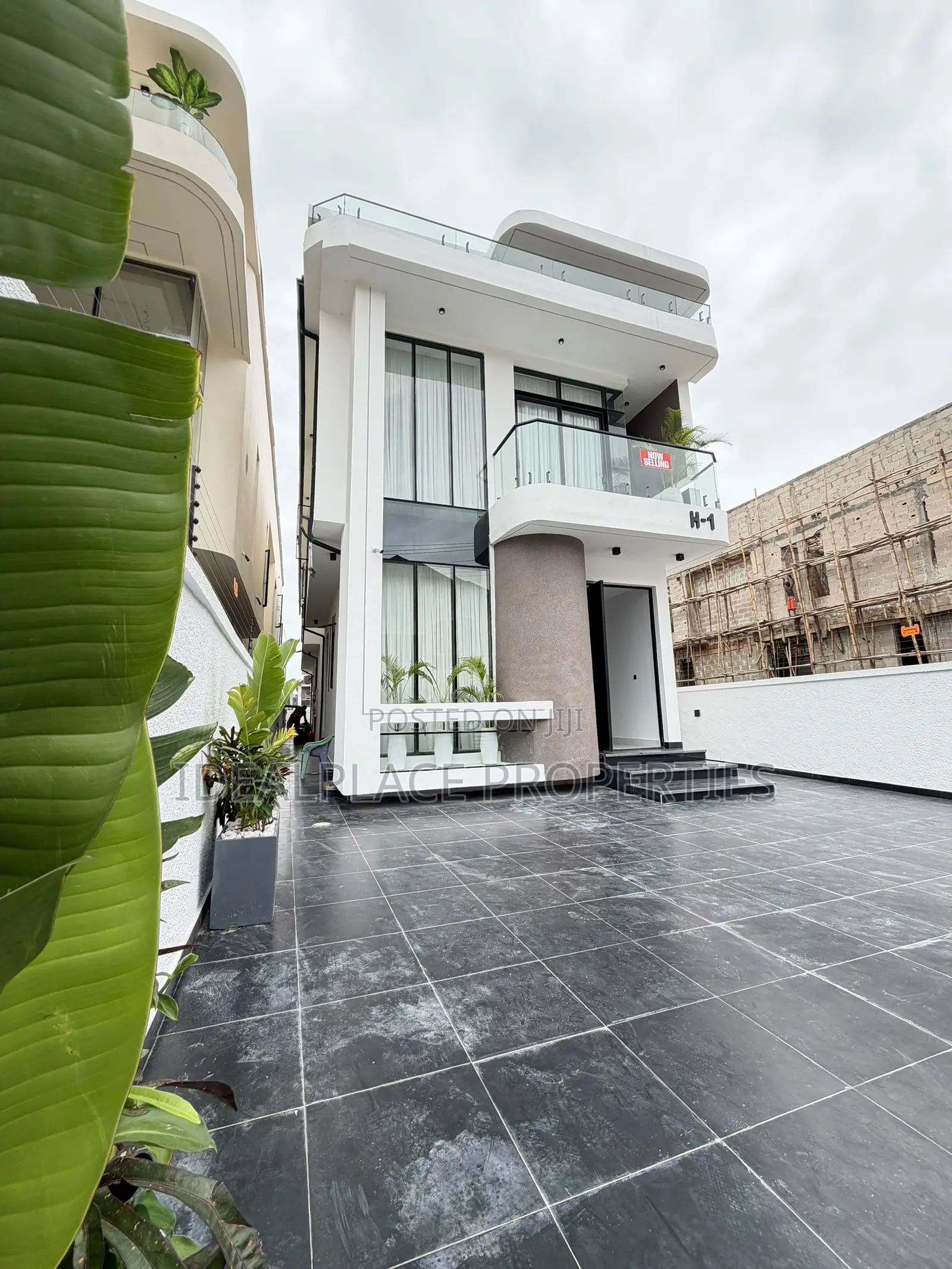 5bdrm Duplex in Lekki for sale