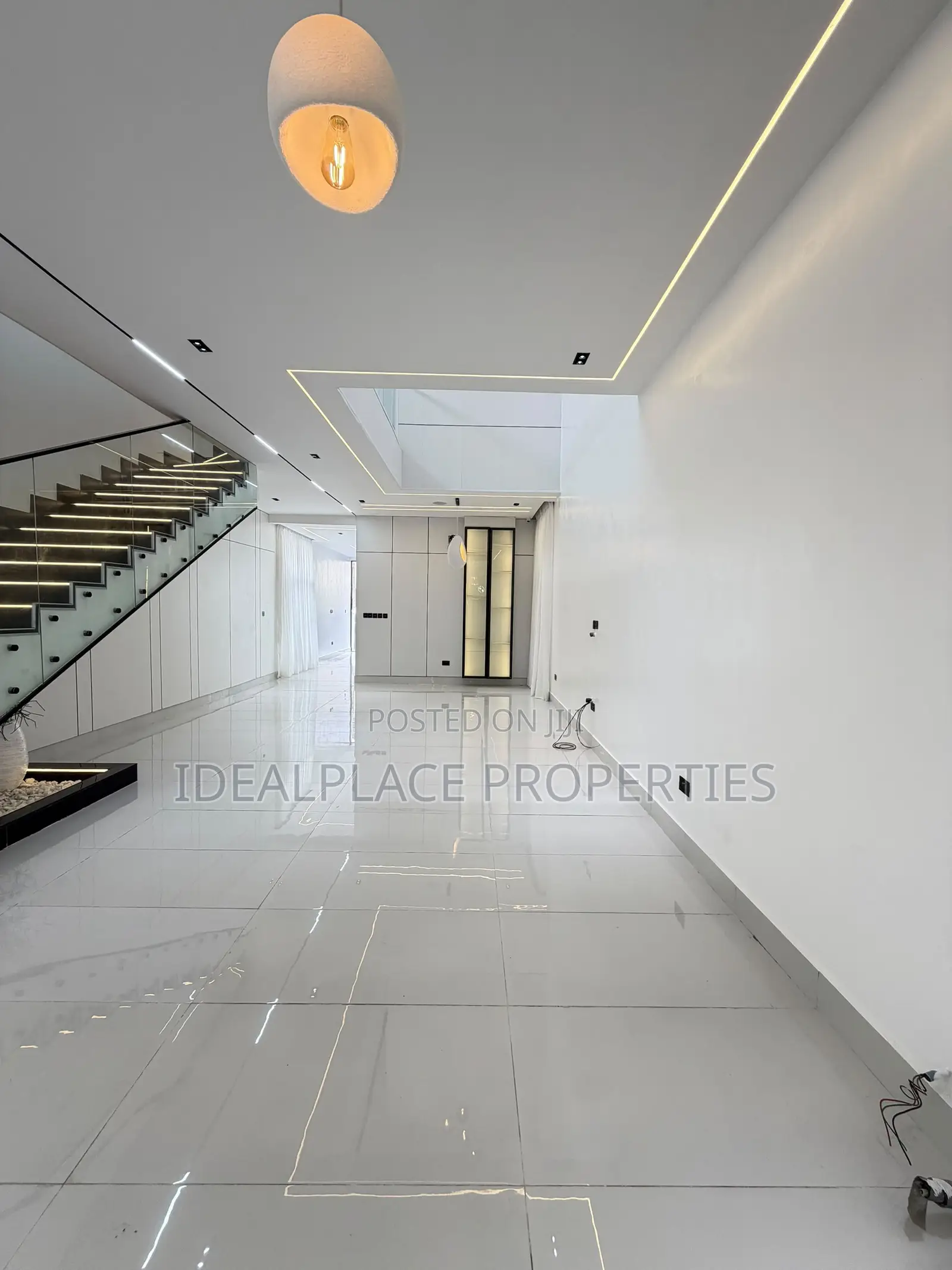 5bdrm Duplex in Lekki for sale