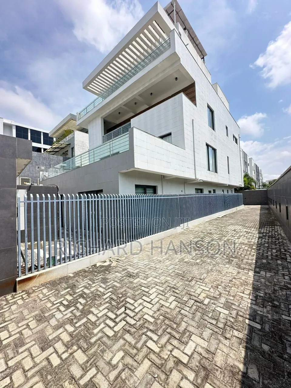 5bdrm Mansion in Banana Island for sale