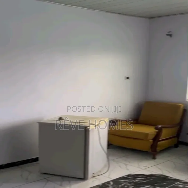 Mini Flat in Mende for rent