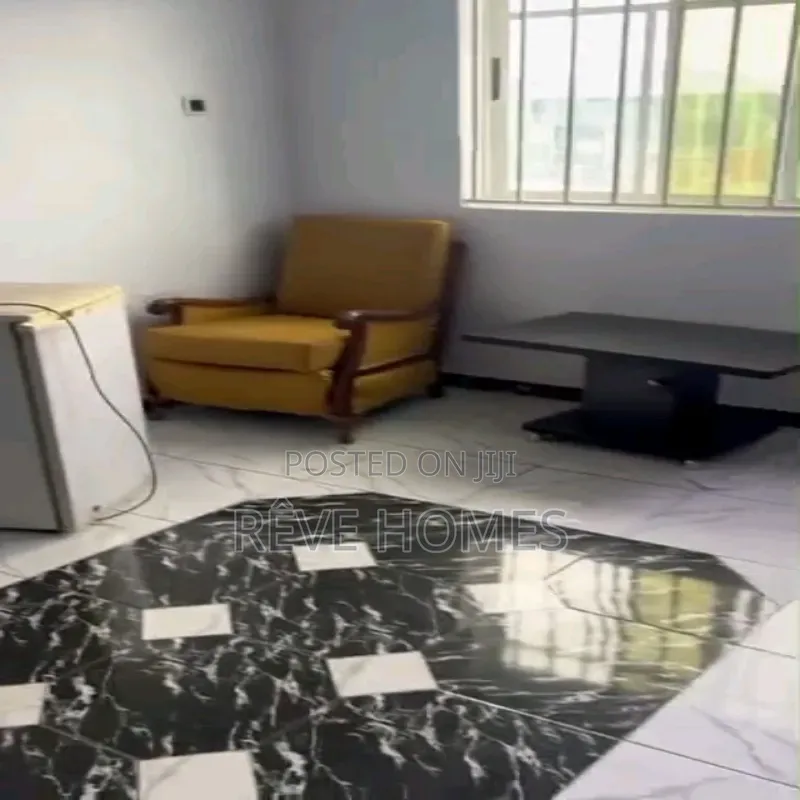Mini Flat in Mende for rent