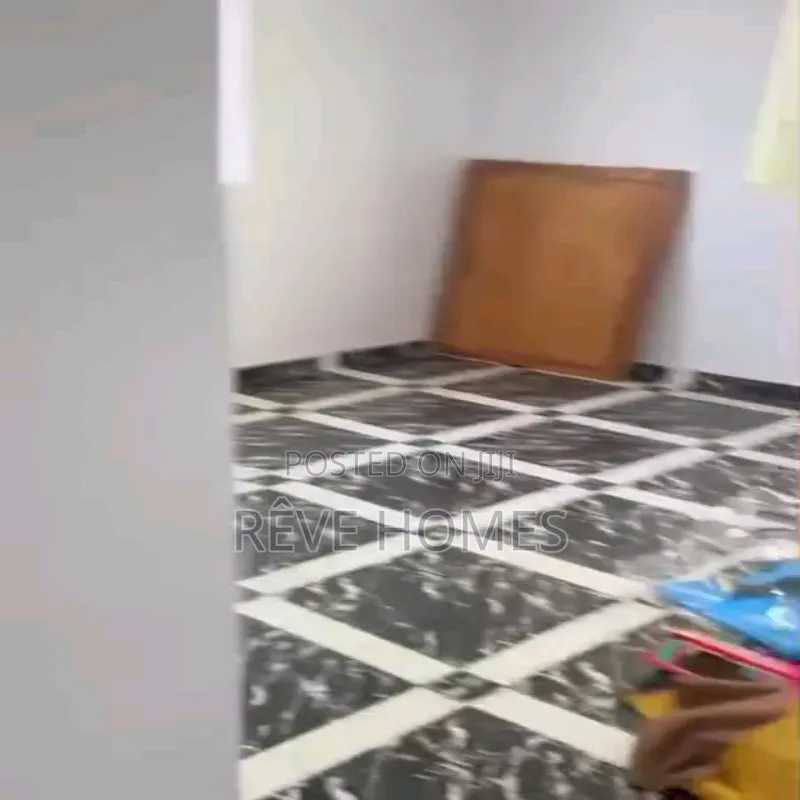 Mini Flat in Mende for rent