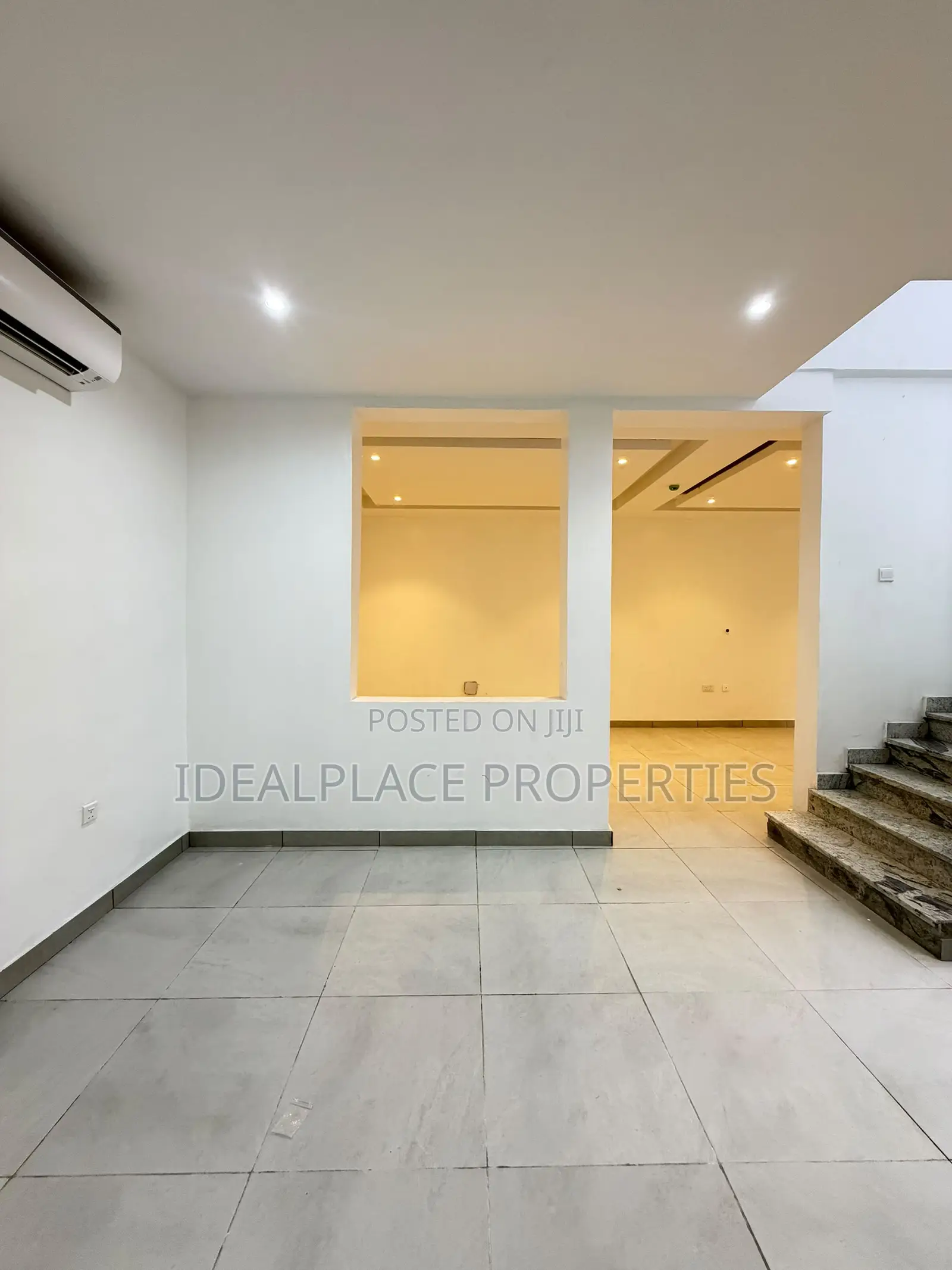 4bdrm Townhouse / Terrace in Osapa london for rent