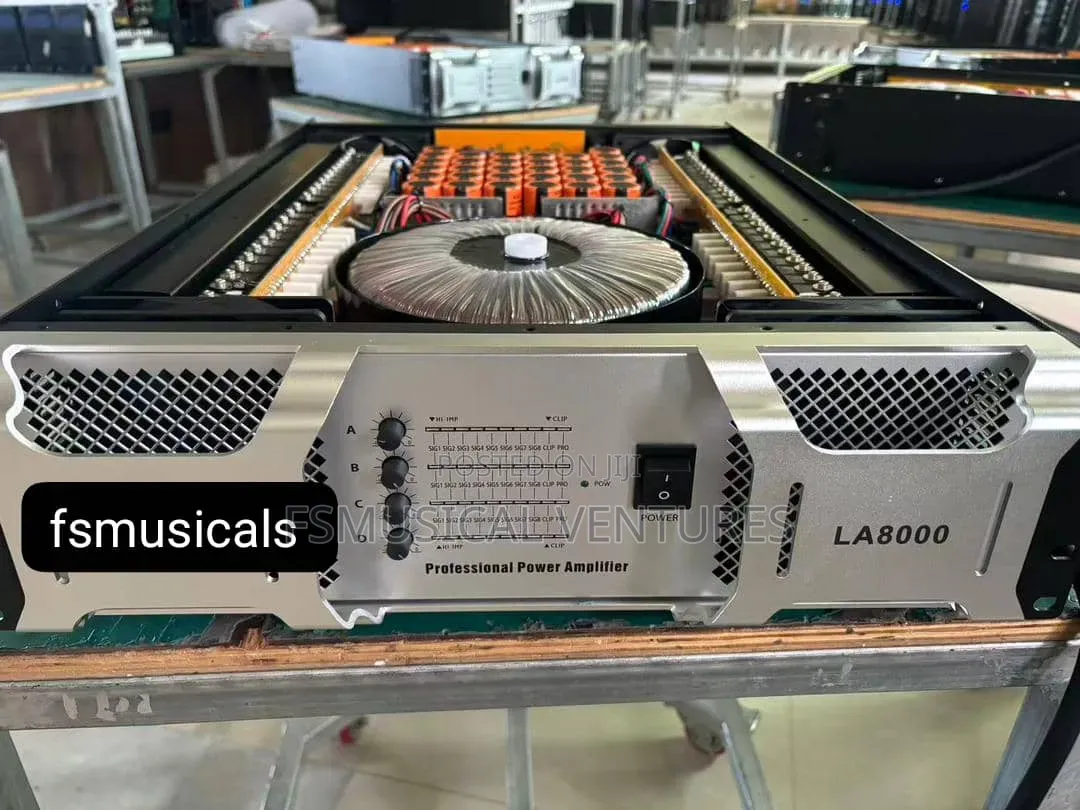 4 Channels Heavy Duty Power Amplifiers 32capacitors and 96 Transistors