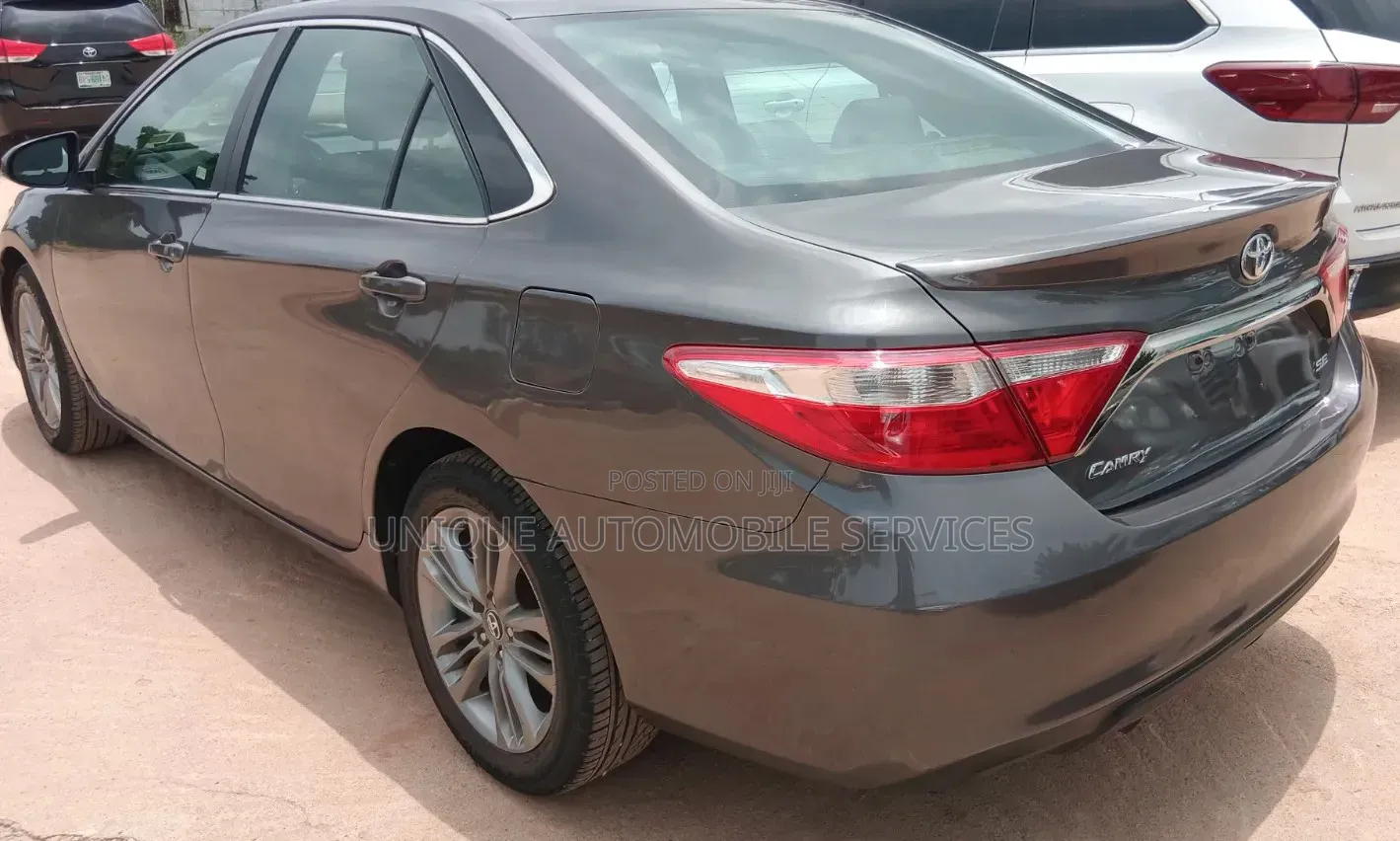 Toyota Camry SE 4dr Sedan (2.5L 4cyl 6A) 2017 Gray