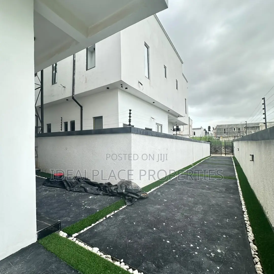 4bdrm Duplex in Ajah for sale