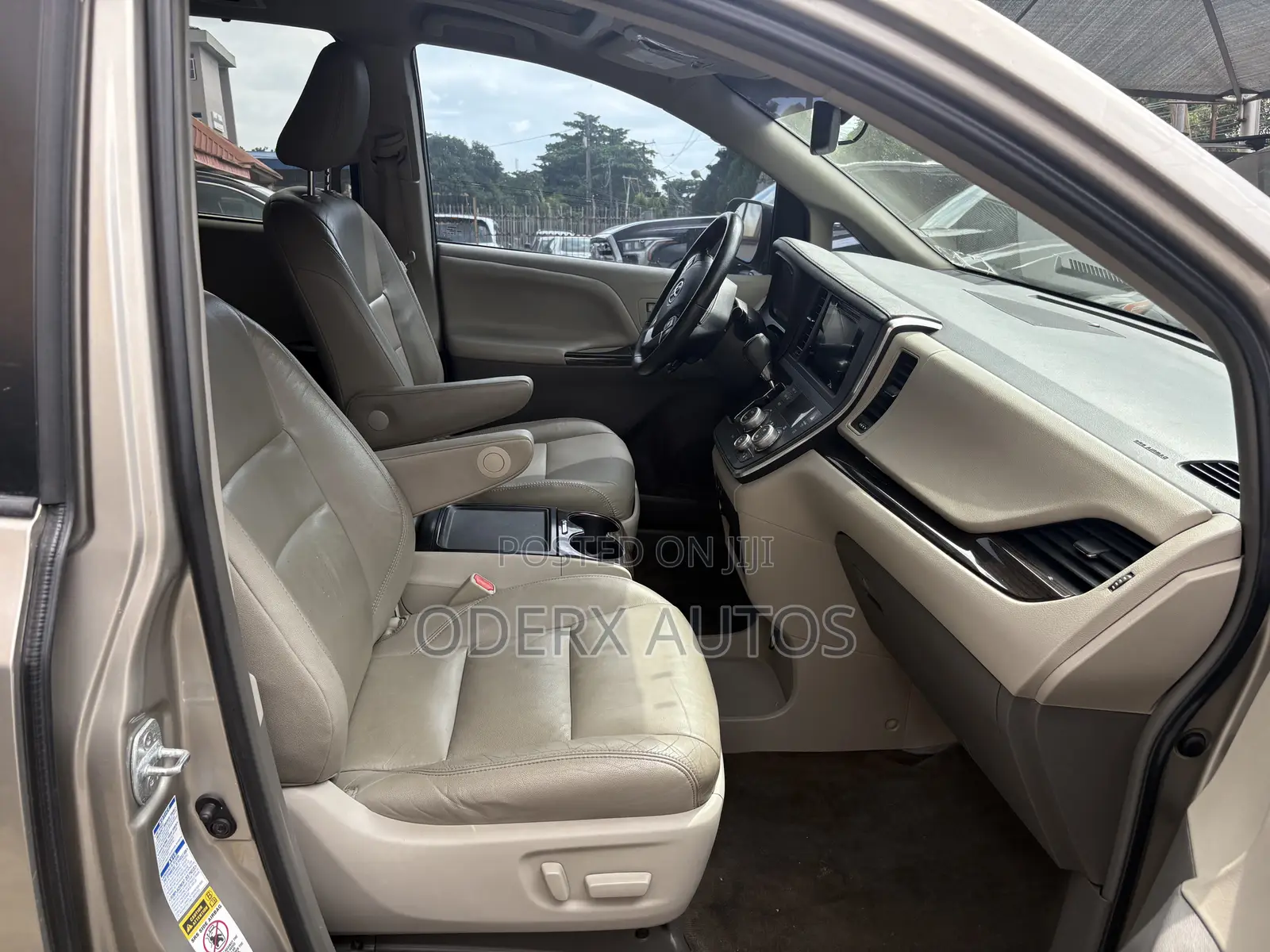 Toyota Sienna XLE Premium 7-Passenger 4dr Minivan AWD (3.5L 6cyl 6A)