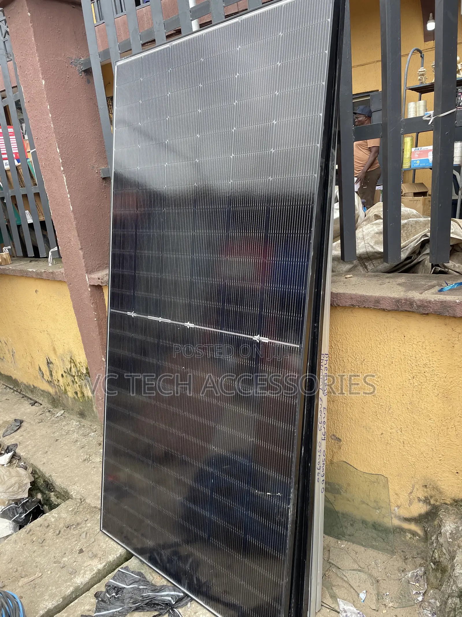 650W SUNFLEX Bifacial Panel