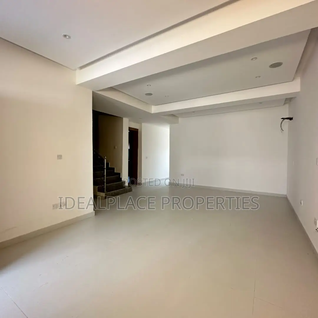 4bdrm Townhouse/Terrace in VGC / Ajah for sale