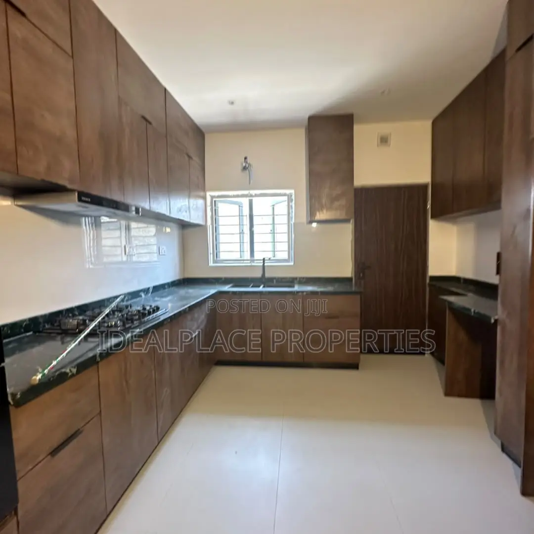 4bdrm Townhouse/Terrace in VGC / Ajah for sale