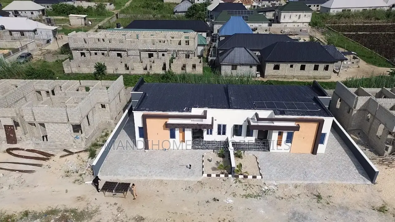 3bdrm Bungalow in Awoyaya for sale