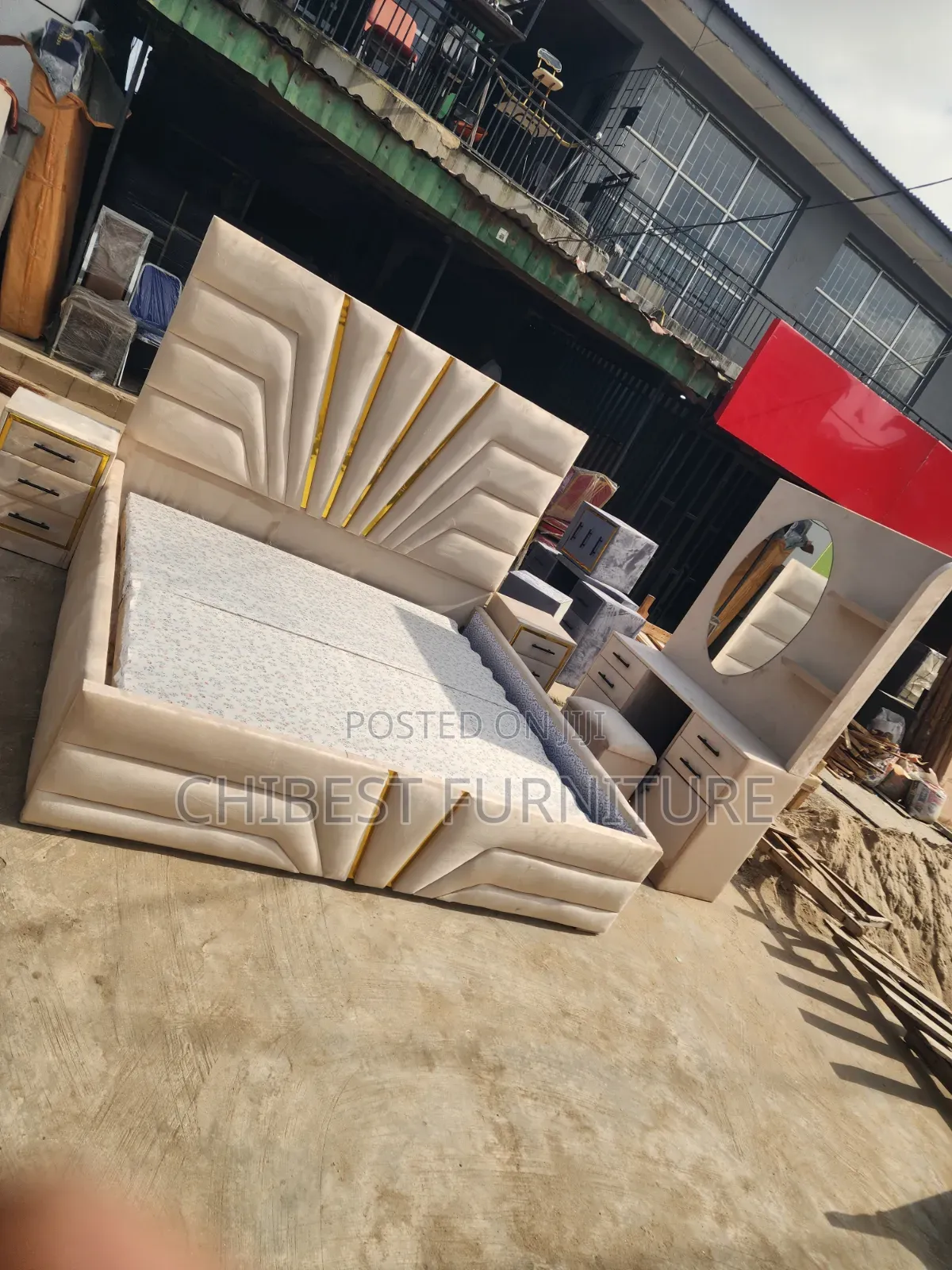 6by6 Bed With Vanity Table and Side Drawers