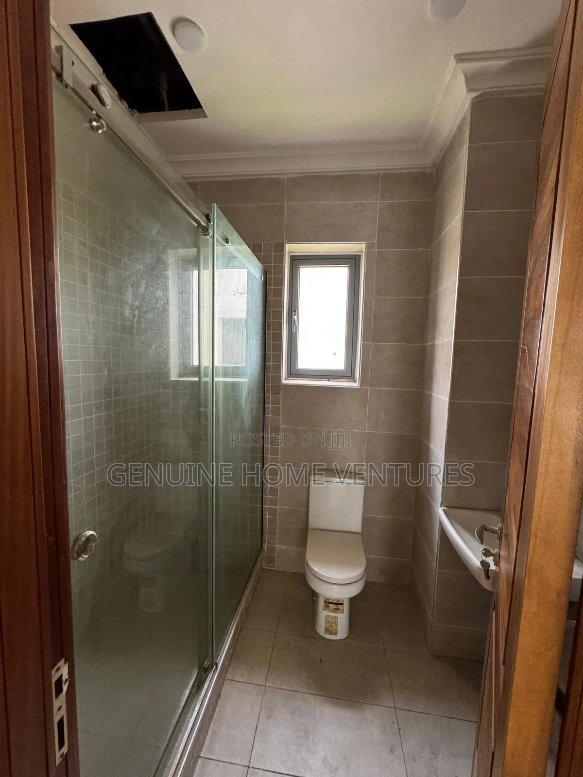 4bdrm Duplex in Cowrie Creek Ikate for rent